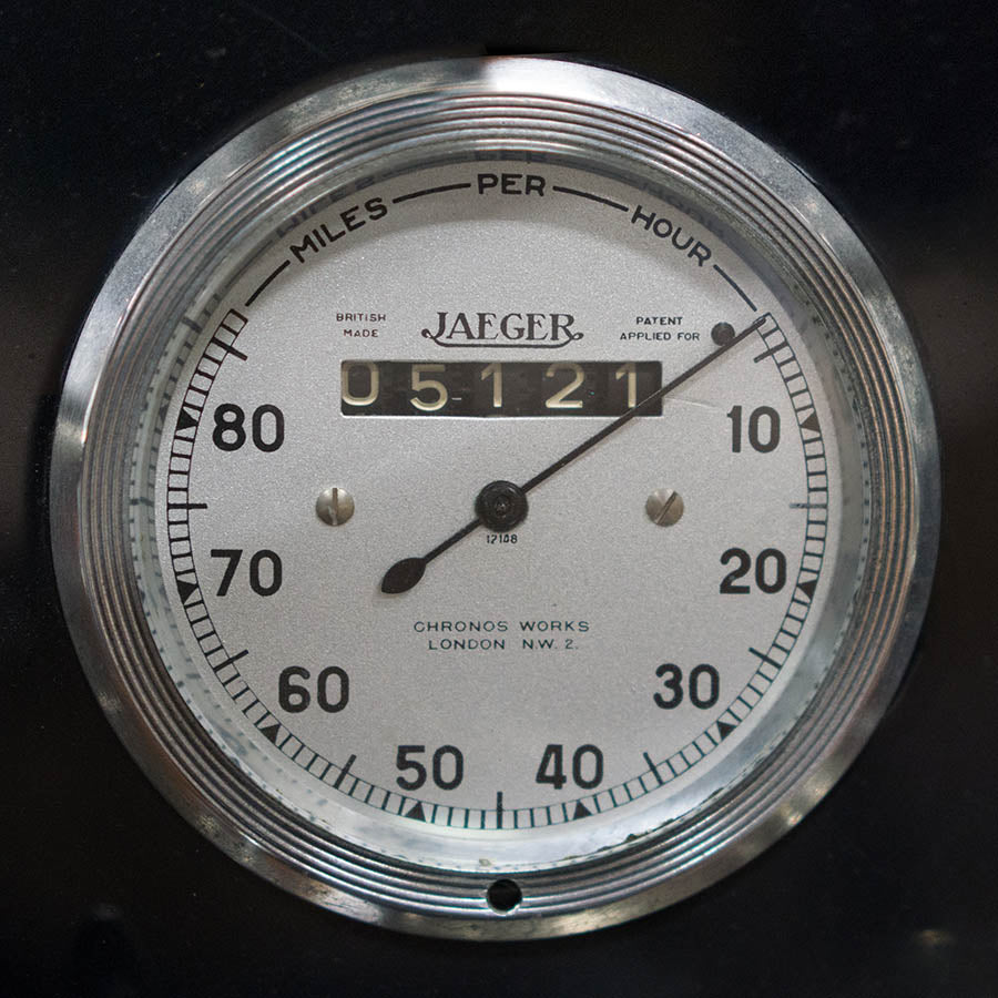 bugattispeedometerwallhanging Motorology®